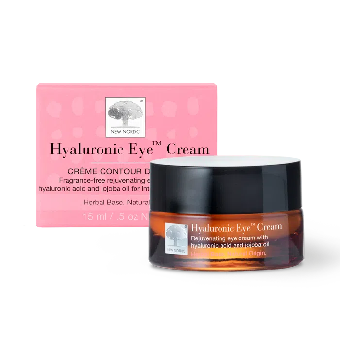 I_webpackshot_hyaluronic_eye_cream New Nordic Hyaluronic Eye™ Cream med hyaluronsyre og jojobaolie, hjælper med at pleje og fugte huden omkring øjnene.