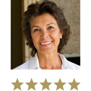 Magic Magnesium™ Glycinate 6 En smilende kvinde med fem stjerner under billedet.