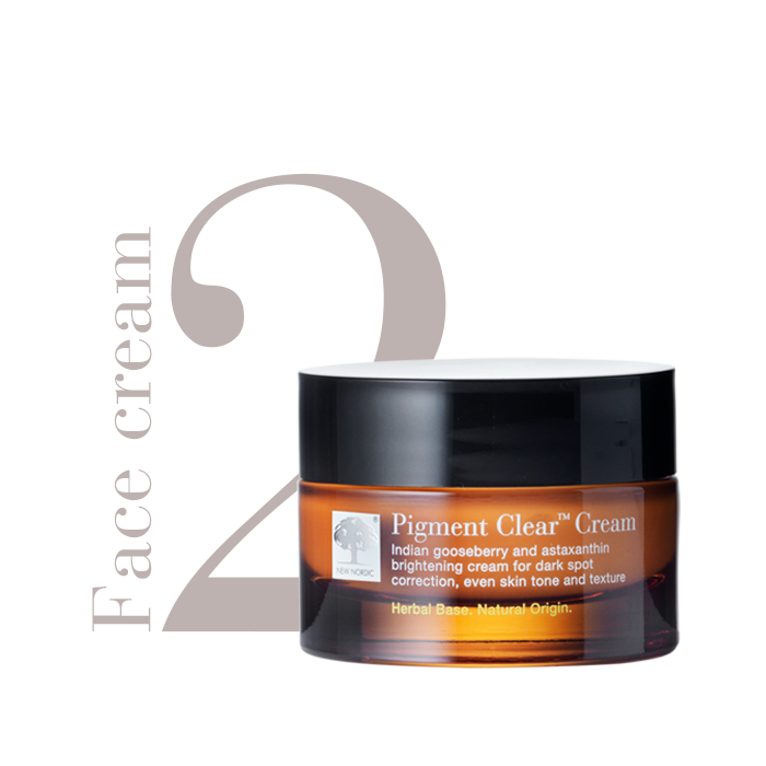Trin 2: Pigment Clear™ Cream anvendes som det andet trin i en hudplejerutine.
