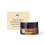 New Nordic Natural Magic™ Amazing Eye Cream fugter, opstrammer og beskytter huden omkring øjnene med hyaluronsyre, havtorn, solsikkeolie, E-vitamin og granatæble.