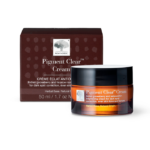 New Nordic Pigment Clear™ Cream hjælper med at udjævne hudtonen og pleje huden med hyaluronsyre, solsikkeolie, kløver, lakridsrod, indisk stikkelsbær, morbær og astaxanthin.