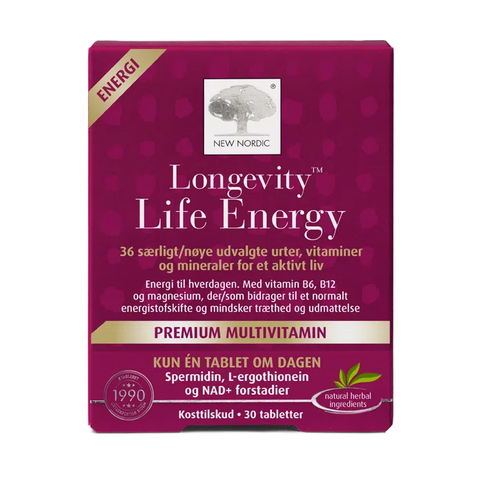 web_packshot_longevity_lifeenergy_60_DK New Nordic Longevity Life Energy™ multivitamin med 36 udvalgte urter, vitaminer og mineraler, hvor vitamin B6, B12 og magnesium bidrager til et normalt energistofskifte og til at mindske træthed og udmattelse.