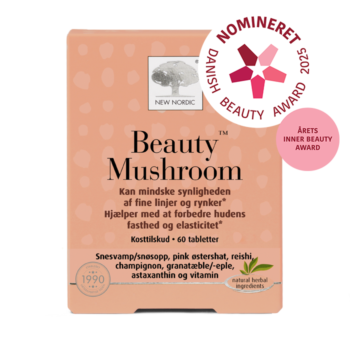 New Nordic Beauty Mushroom™ med snesvamp, lyserød østershat, reishi, granatæble og astaxanthin kan mindske synligheden af fine linjer og rynker samt bidrage til at forbedre hudens fasthed og elasticitet.