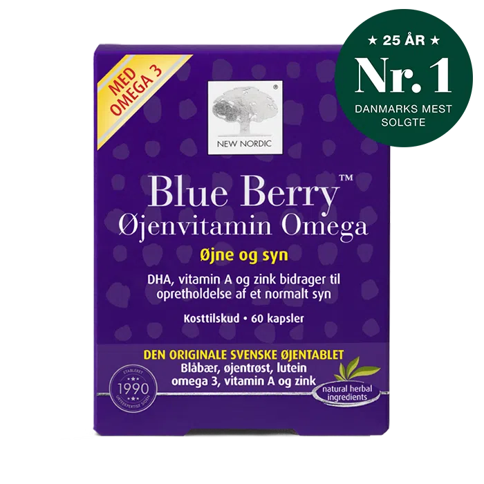 di_webpackshot_blue_berry_omega_60_dk_splash New Nordic Blue Berry Øjenvitamin Omega™ med blåbær, øjentrøst, lutein, omega-3, vitamin A og zink bidrager til at opretholde et normalt syn.