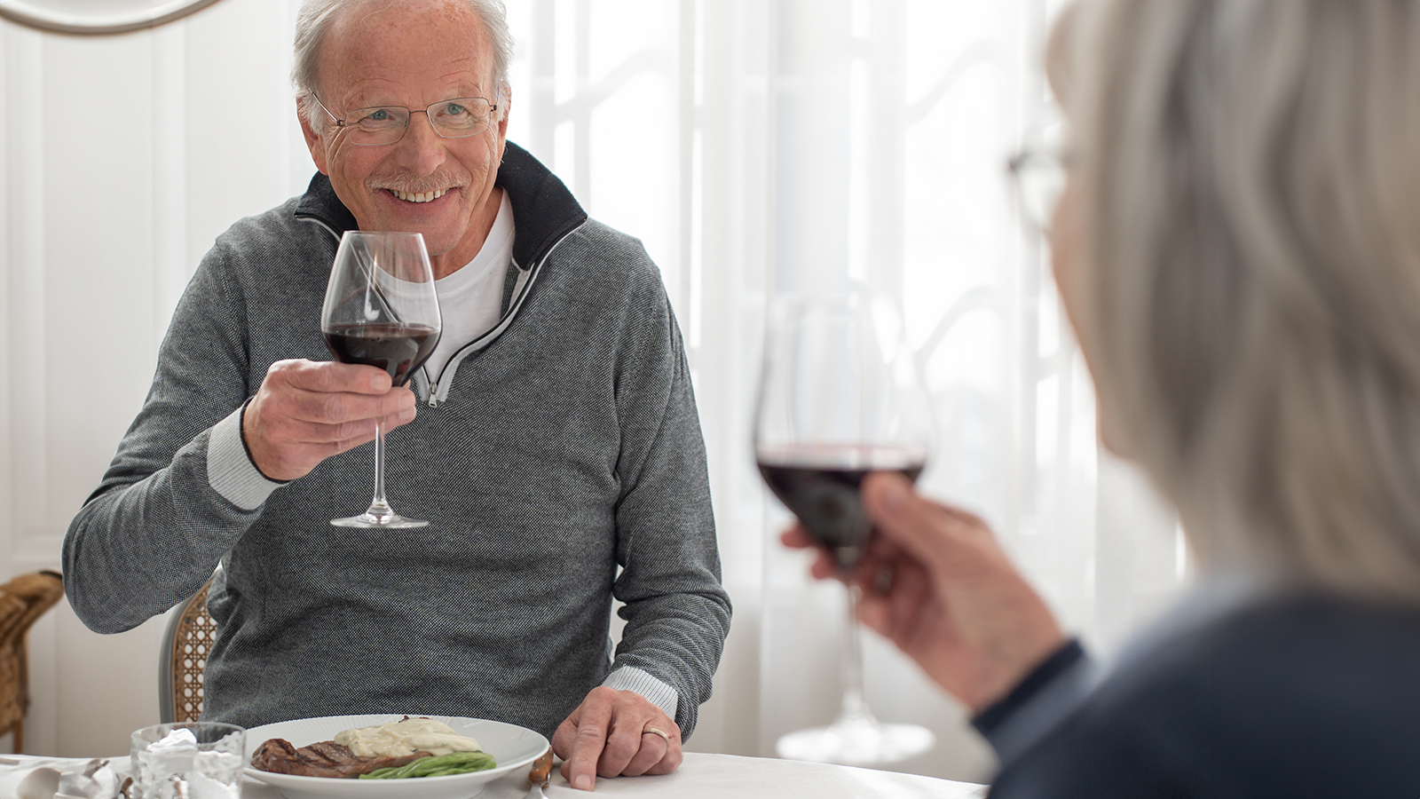 Forår = grillpølser og kold rosé